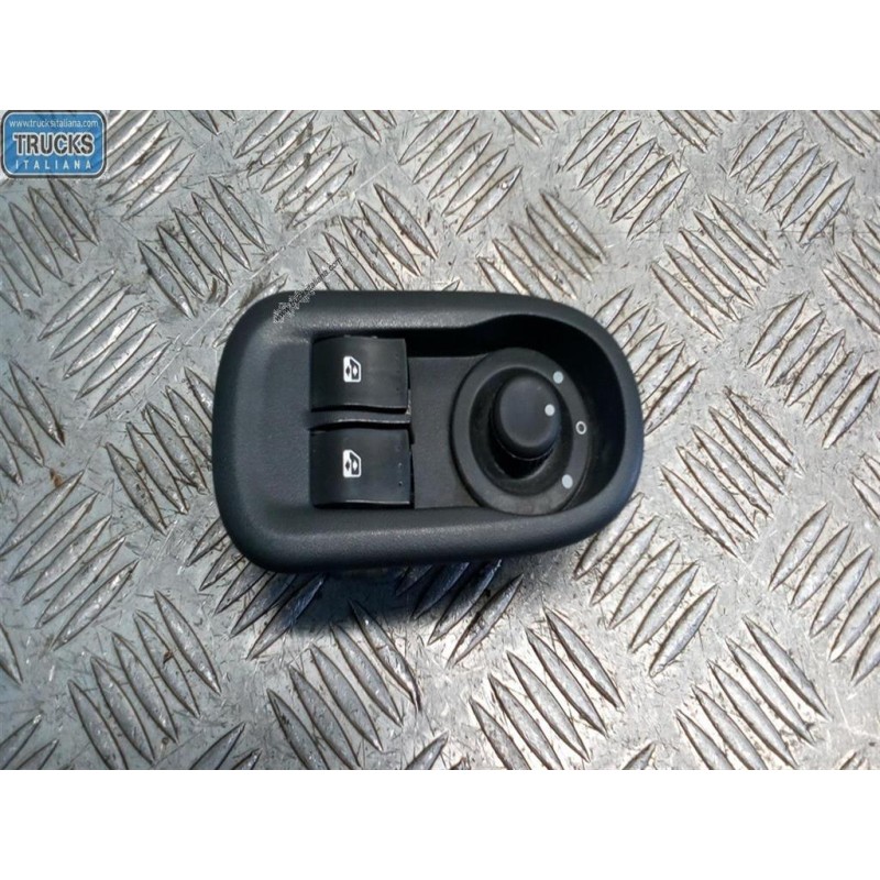RENAULT van VARIOUS SWITCHES AND BUTTONS A
 RENAULT van Master 2010>2014 used