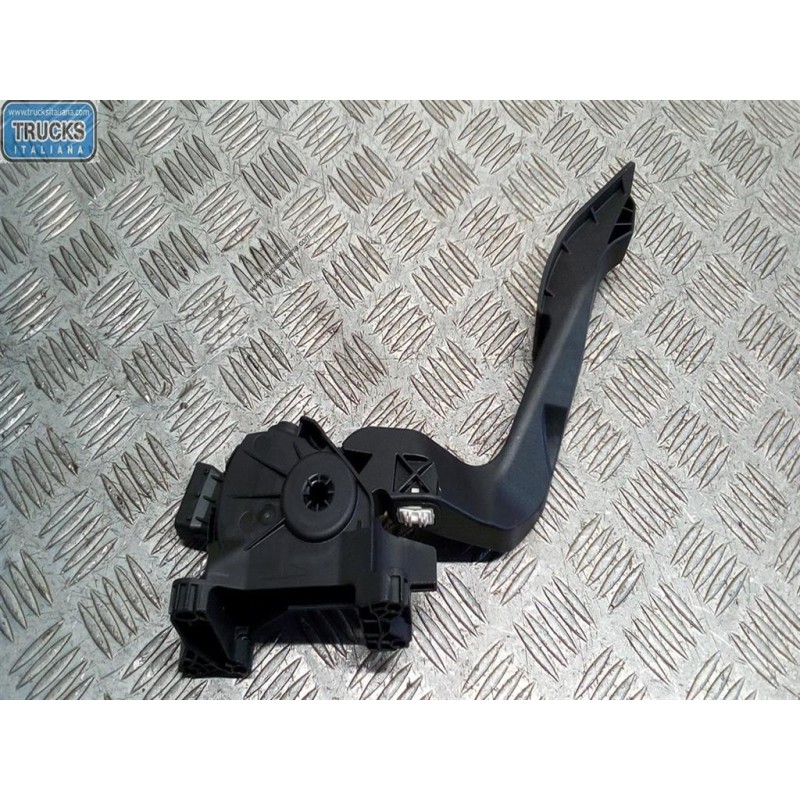 FIAT PEDALE ACCELERAZIONE ELETTRONICO FIAT F.500X (5F) 2014>2019 usato