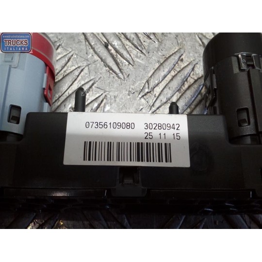 INTERRUTTORI E PULSANTI ABITACOLO FIAT F.500X (5F) 2014>2019 usato