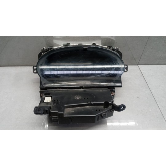 QUADRO STRUMENTI TOYOTA Yaris 1999>2003 usato