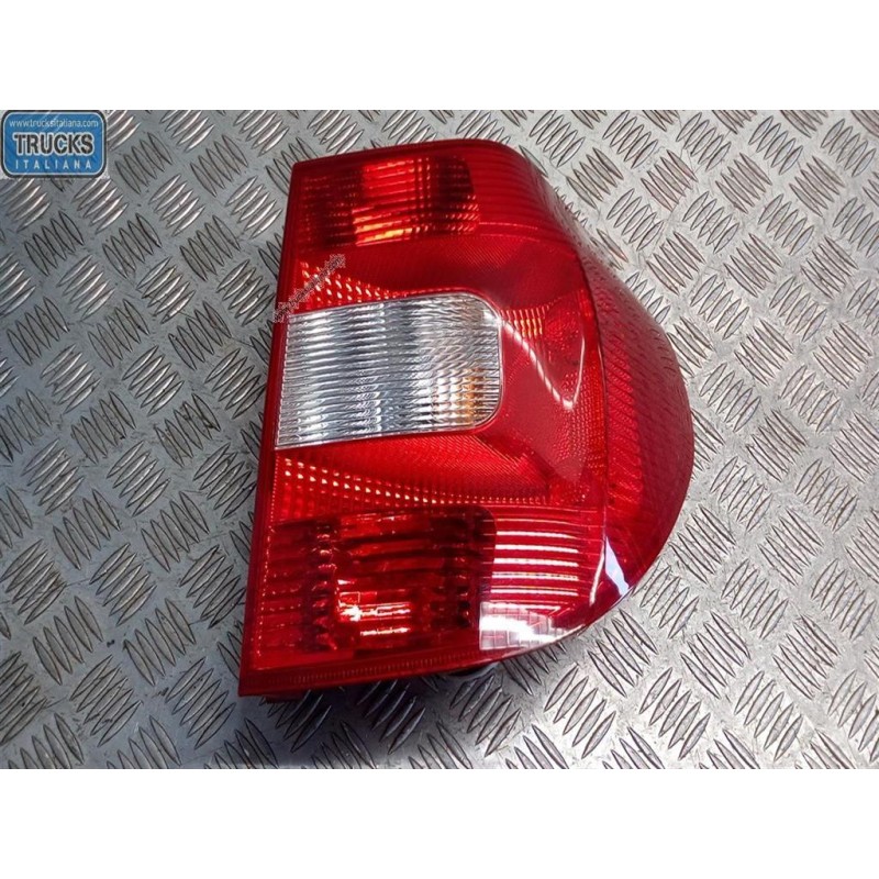 SKODA FARO POSTERIORE ESTERNO DESTRO SKODA Yeti 2009>2012 usato