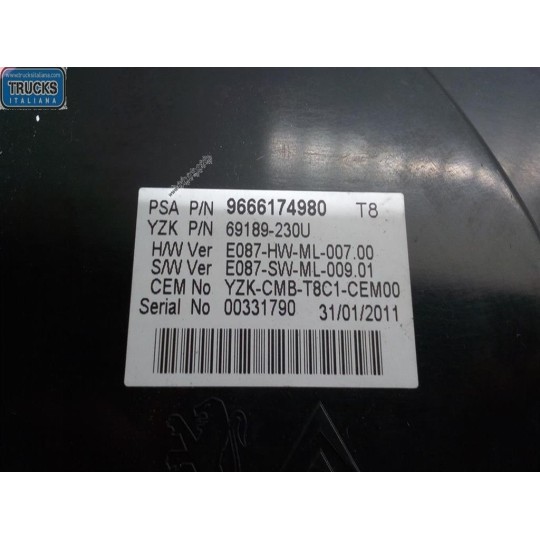 QUADRO STRUMENTI PEUGEOT 5008 2011> usato