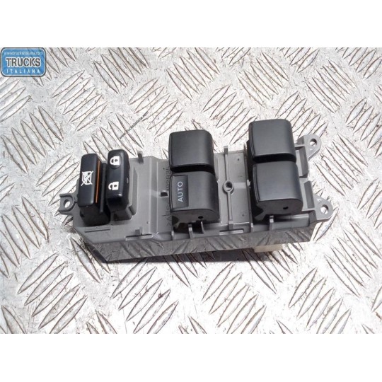 INTERRUTTORI E PULSANTI ALZAVETRI TOYOTA Verso-S 2010>2014 usato