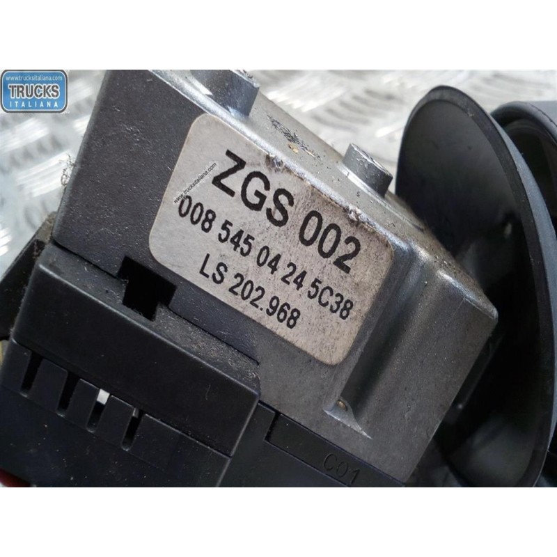 MERCEDES-BENZ truck INTERRUTTORI E PULSANTI DEVIO MERCEDES-BENZ truck Atego 970 usato