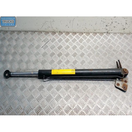 PISTONE ALZA CABINA IVECO EUROCARGO 2008>2013 usato