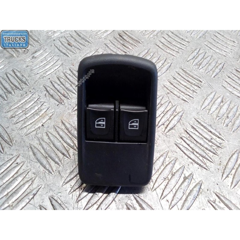RENAULT van INTERRUTTORI E PULSANTI ALZAVETRI RENAULT van Trafic 2014>2019 usato