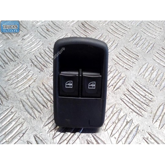 INTERRUTTORI E PULSANTI ALZAVETRI RENAULT van Trafic 2014>2019 usato