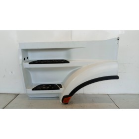 LEFT FRONT MUDGUARD...