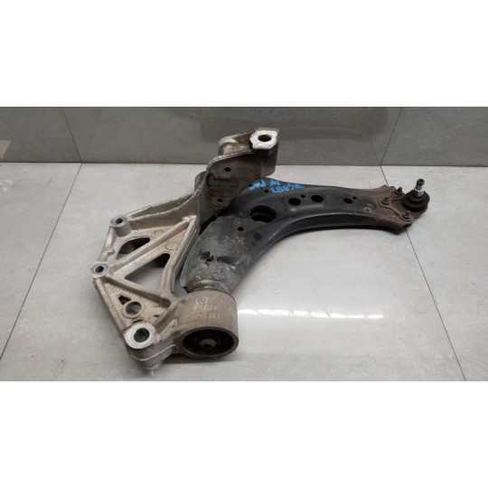BRACCIO OSCILLANTE ANTERIORE INFERIORE DESTRO VOLKSWAGEN Polo 2005>2009 usato