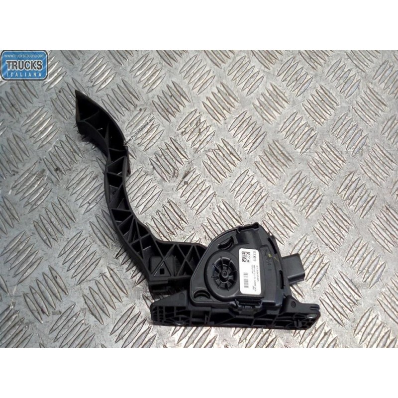 VOLVO ELETRONIC THROTTLE PEDAL  VOLVO V40 2012>2016 used