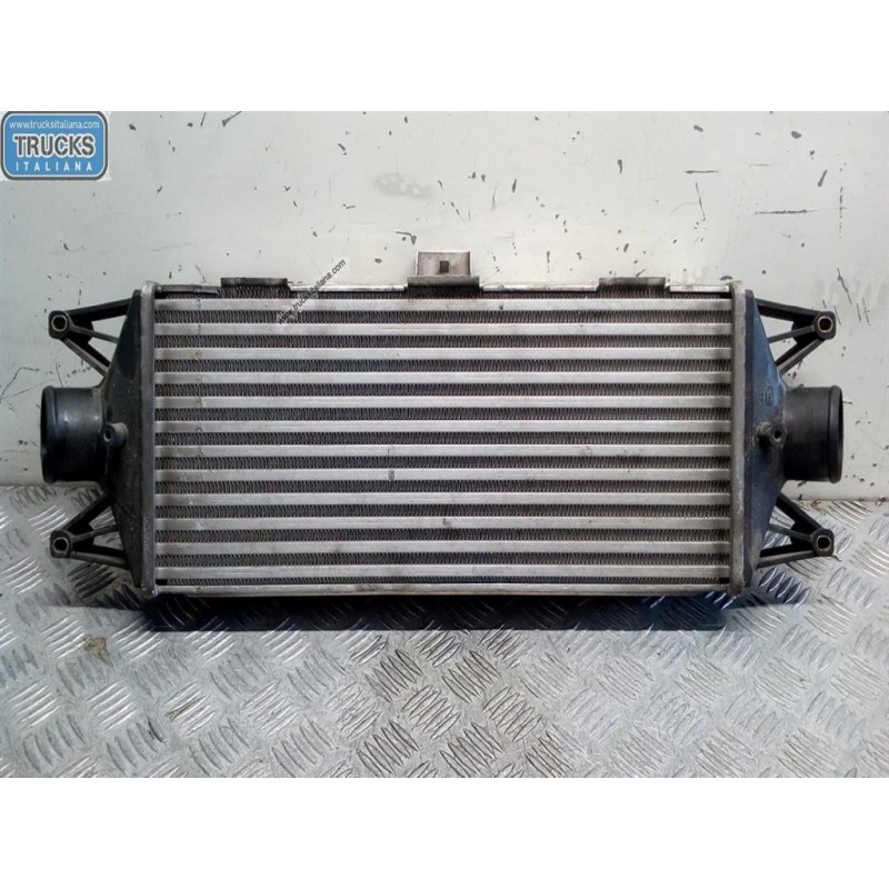 IVECO RADIATORE INTERCOOLERS IVECO Daily 2000>2006 usato