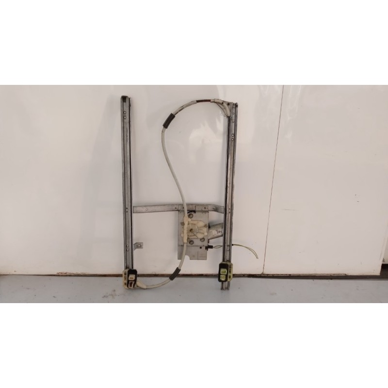 RENAULT truck FRONT RIGHT POWERED WINDOWS  RENAULT truck Midlum used