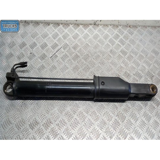 PISTONE ALZA CABINA IVECO Stralis 2003>2007 usato