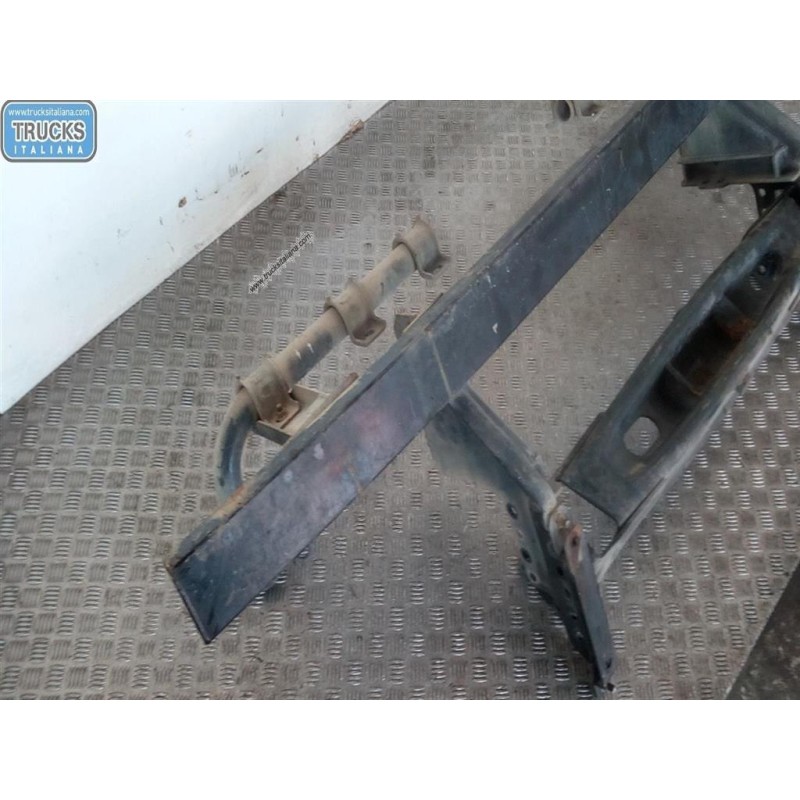 IVECO TRAVERSA ANTERIORE PARAURTO IVECO Stralis 2003>2007 usato