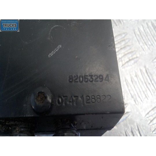 POMPA IDR ALZACABINA RENAULT truck Premium 2005>2013 usato