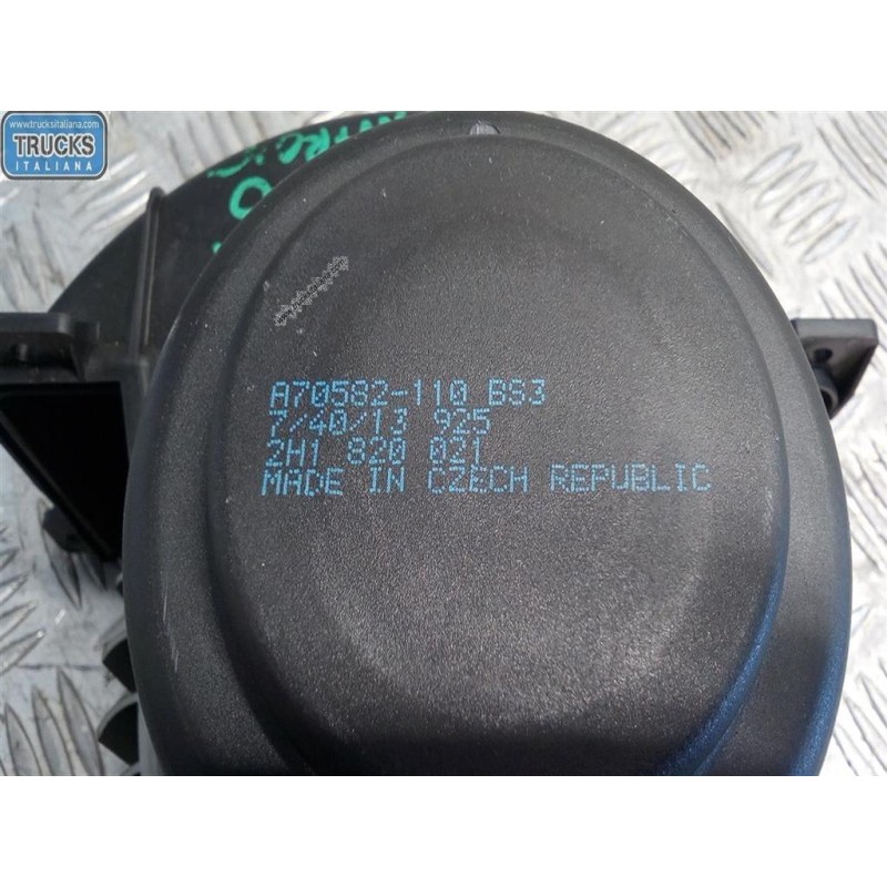 VOLKSWAGEN MOTORINO VENTILAZIONE INTERNA VOLKSWAGEN Amarok 2010>2016 usato