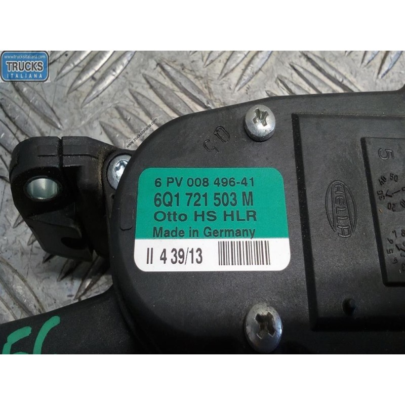 VOLKSWAGEN ELETRONIC THROTTLE PEDAL  VOLKSWAGEN Amarok 2010>2016 used