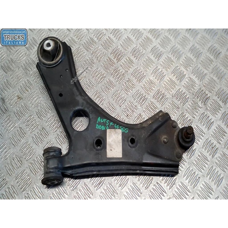 FIAT BRACCIO OSCILLANTE ANTERIORE INFERIORE SINISTRO FIAT Doblo' 2015> usato