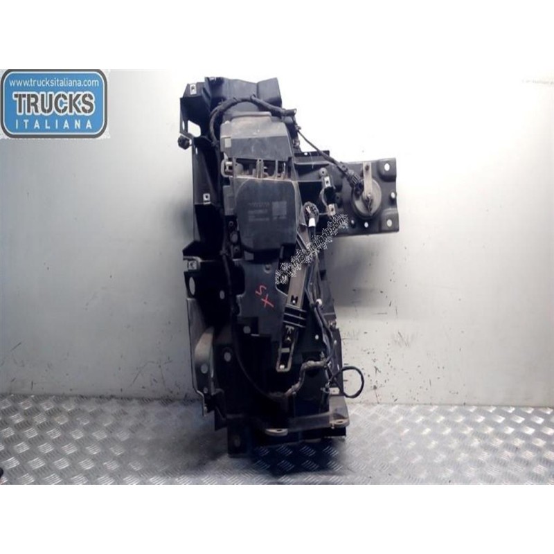 VOLVO truck LEFT HEADLIGHT SEAT VOLVO truck FM11 euro 5 used