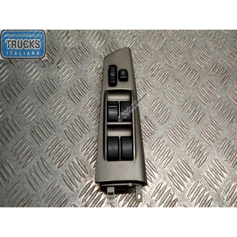 TOYOTA INTERRUTTORI E PULSANTI ALZAVETRI TOYOTA Corolla 2002>2004 usato