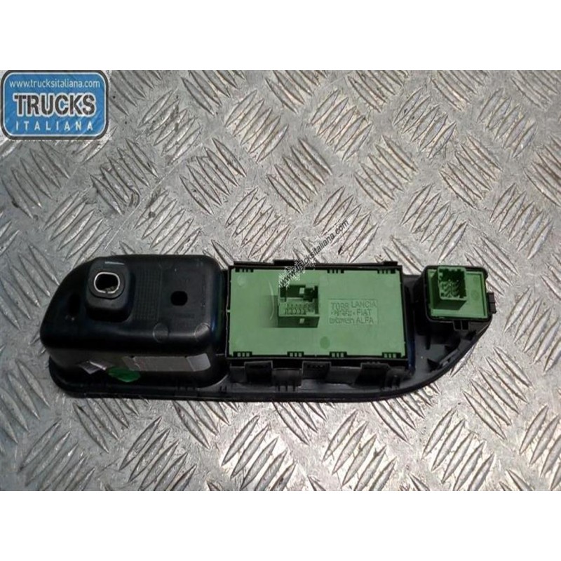 FIAT INTERRUTTORI E PULSANTI ALZAVETRI FIAT Tipo 2015> 356 3volumi usato