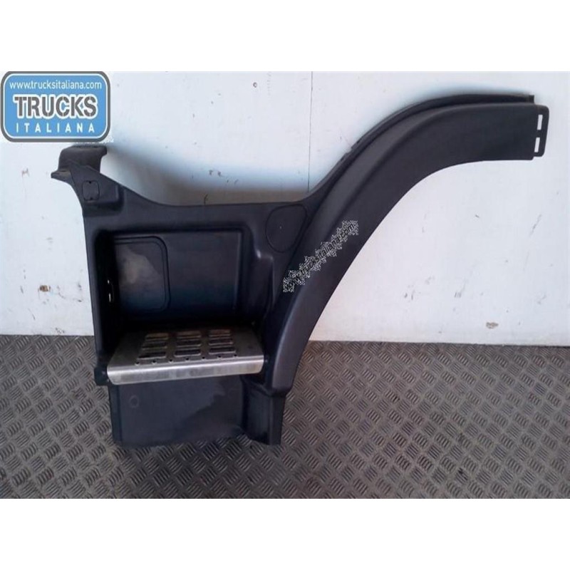 VOLVO truck LEFT FRONT MUDGUARD  VOLVO truck FM11 euro 5 used