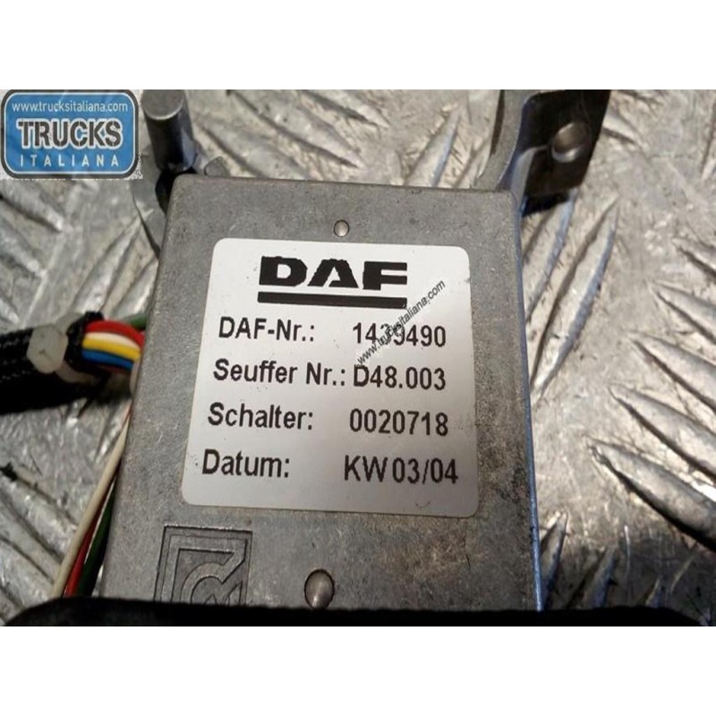 DAF INTERRUTTORI E PULSANTI DEVIO DAF 85CF usato