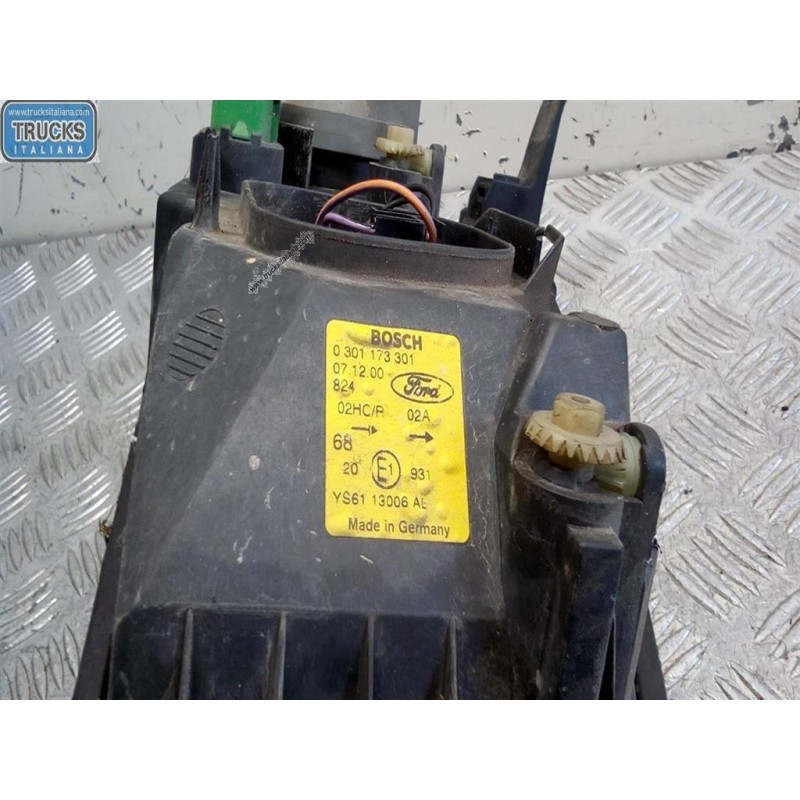 FORD FARO ANTERIORE SINISTRO FORD Fiesta 1999>2002 usato