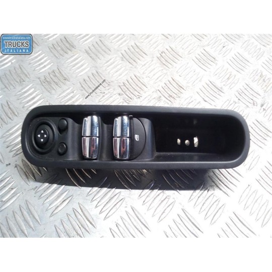 INTERRUTTORI E PULSANTI ALZAVETRI MINI R60  Countryman 2010>2014 usato