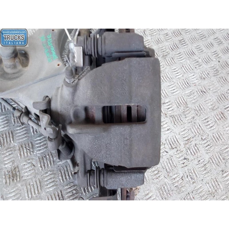 VOLKSWAGEN van PINZA POSTERIORE DESTRA VOLKSWAGEN van Trasporter T5 2009>2015 usato