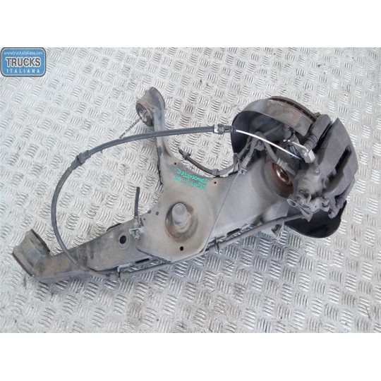 MONTANTE POST DESTRO VOLKSWAGEN van Trasporter T5 2009>2015 usato