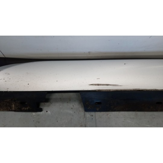 MINIGONNA SINISTRA BMW Serie X1 (E84) 2012>2015 usato