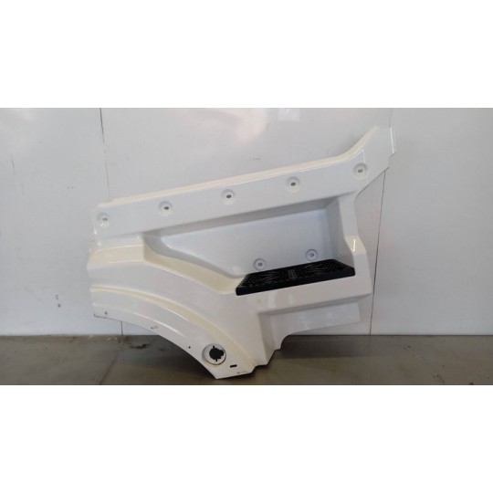 PARAFANGO ANTERIORE DESTRO MAN TGX euro 6 usato