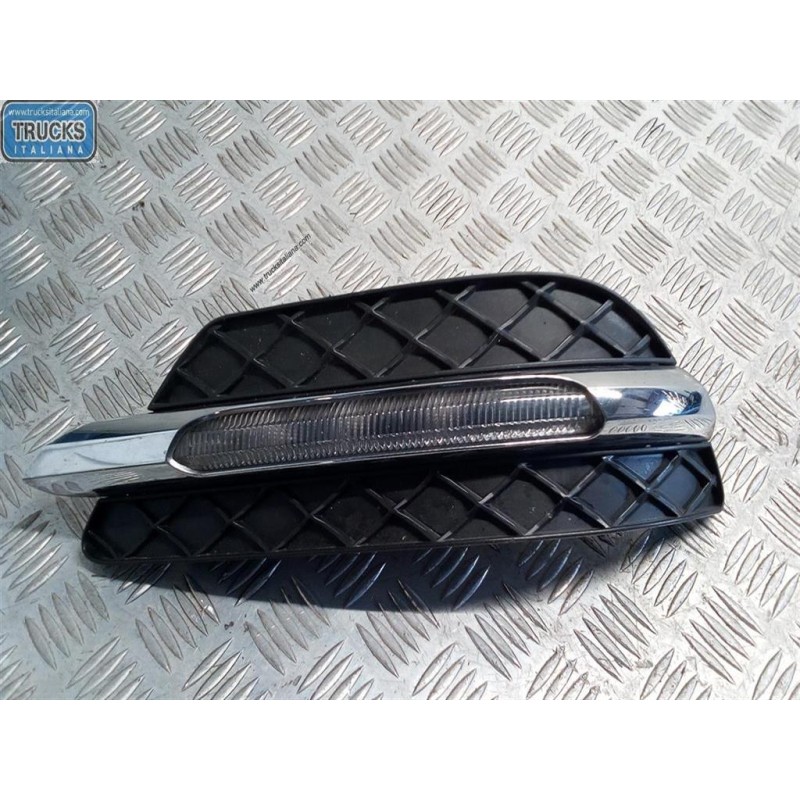 MERCEDES-BENZ FARO ANT LED SINISTRO MERCEDES-BENZ Classe C (W204) 2011>2015 usato