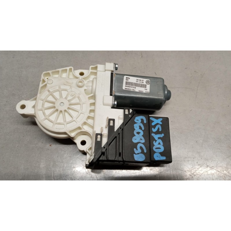 VOLKSWAGEN BACK LEFT POWERED WINDOWS  VOLKSWAGEN Tiguan 2007>2011 used