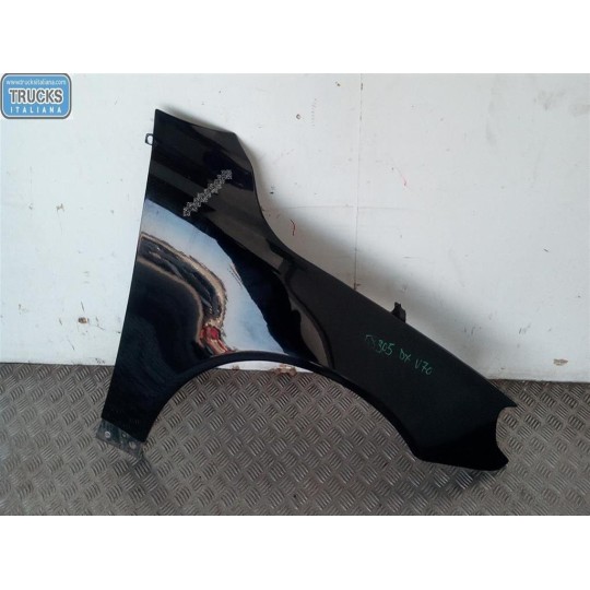 PARAFANGO ANTERIORE DESTRO VOLVO V70 2007>2011 usato