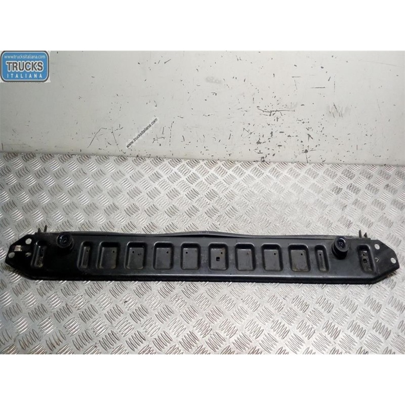 VOLVO TRAVERSA SUPPORTO RADIATORE VOLVO V70 2007>2011 usato