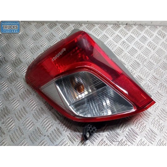 FARO POSTERIORE ESTERNO SINISTRO TOYOTA Yaris 2011>2014 usato