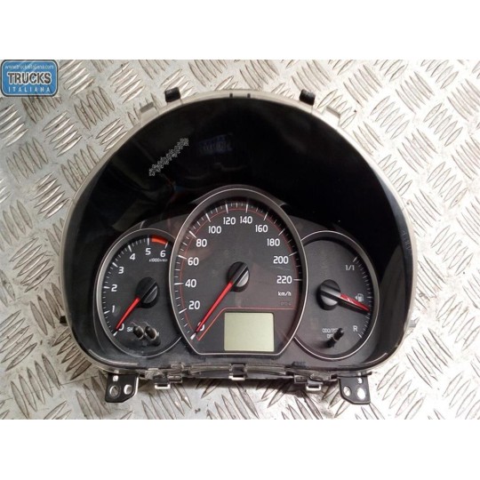 QUADRO STRUMENTI TOYOTA Yaris 2011>2014 usato