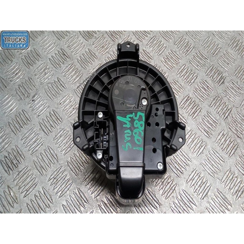 TOYOTA MOTORINO VENTILAZIONE INTERNA TOYOTA Yaris 2011>2014 usato