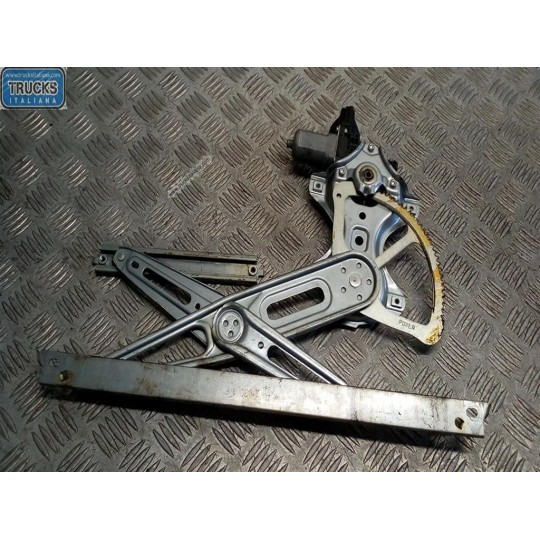 ALZA VETRI ANTERIORI DESTRO TOYOTA Yaris 2011>2014 usato