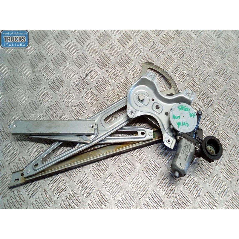 TOYOTA ALZA VETRI ANTERIORI DESTRO TOYOTA Yaris 2011>2014 usato