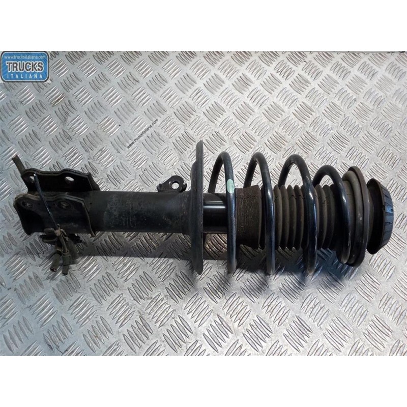 TOYOTA LEFT FRONT SCHOCK ASSORBER TOYOTA Yaris 2011>2014 used