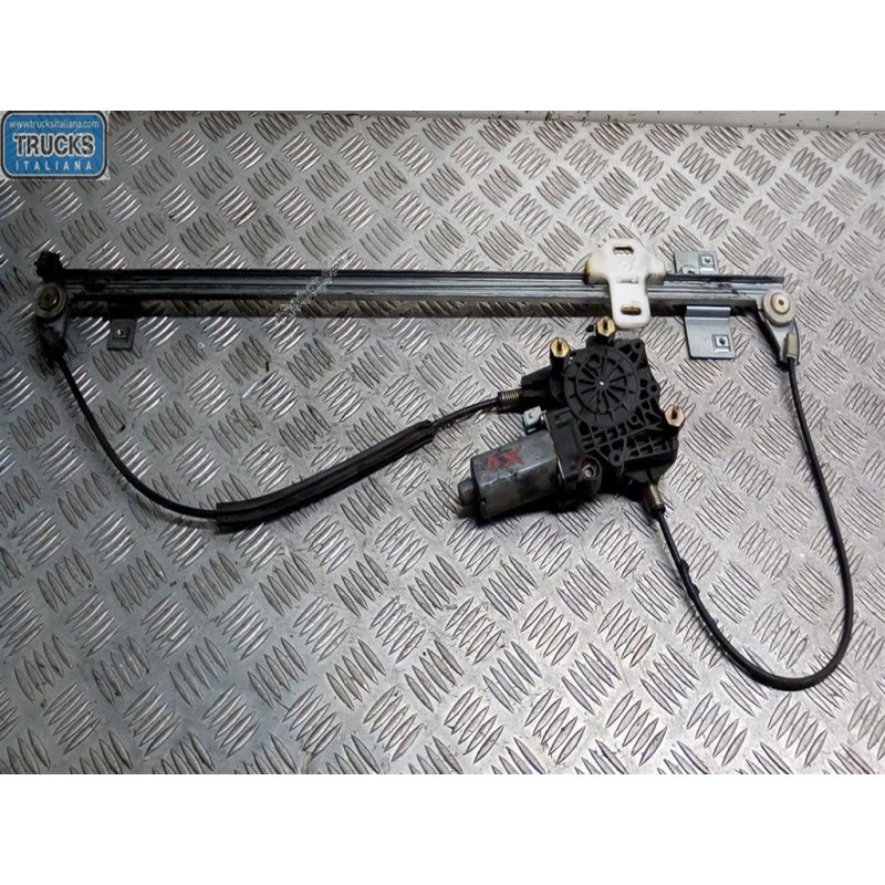 DAF ALZA VETRI ANTERIORI DESTRO DAF XF95 usato