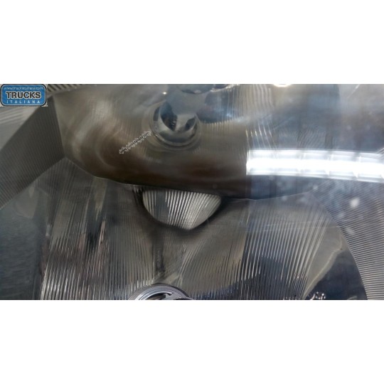 RIGHT HEADLIGHT MAN TG-A 2000>2007 used