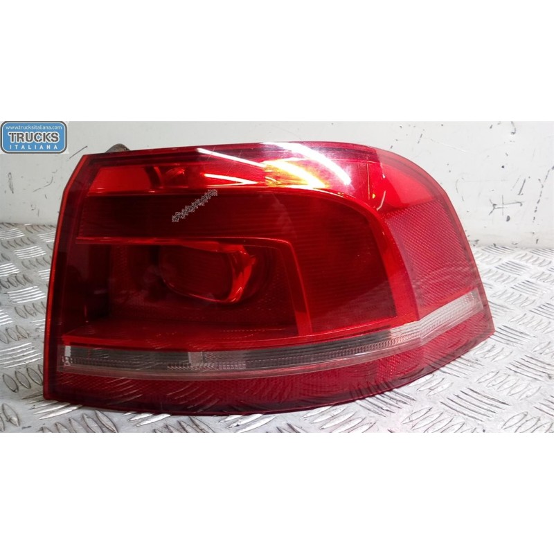 VOLKSWAGEN RIGHT REAR LIGHT VOLKSWAGEN Passat 2010>2014 used