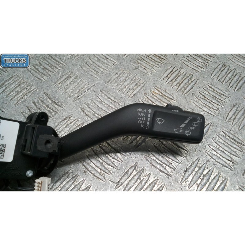 VOLKSWAGEN DEVIOLUCI VOLKSWAGEN Passat 2010>2014 usato