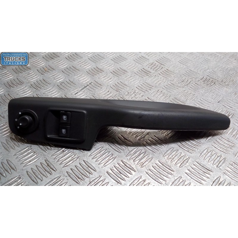 OPEL van INTERRUTTORI E PULSANTI ALZAVETRI OPEL van Vivaro B 2014> usato