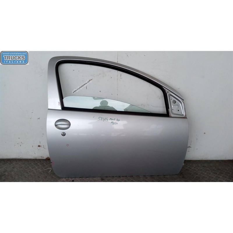 TOYOTA PORTA ANTERIORE DESTRA TOYOTA Aygo 2005>2012 usato