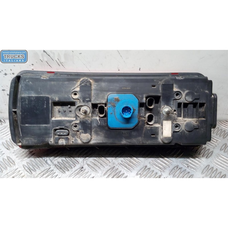 MERCEDES-BENZ van FARO POSTERIORE ESTERNO DESTRO MERCEDES-BENZ van Sprinter 2009>2013 usato